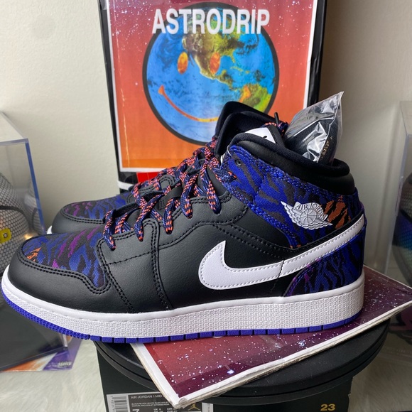 🆕 - Air Jordan 1 Mid Tiger Stripe - Size: Mens 7 - Picture 4 of 11